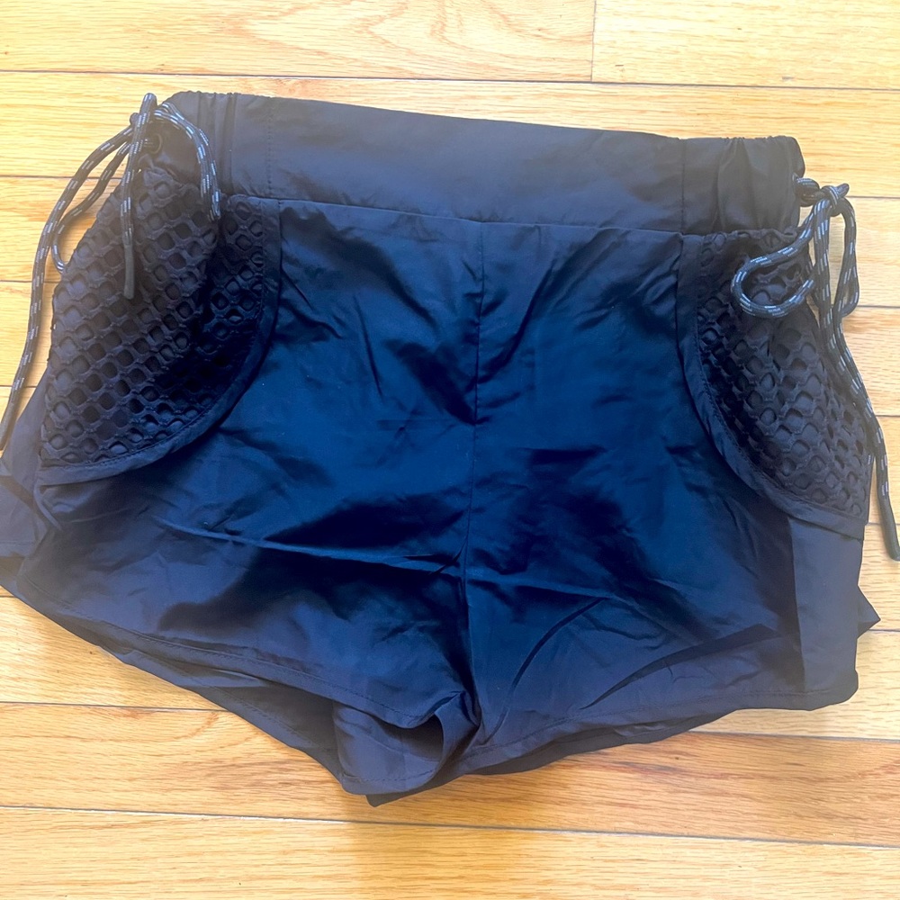 Black Cute Athletic Shorts Size Small